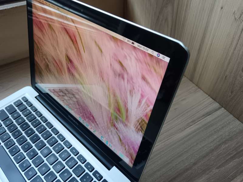 I5 Macbook Pro 13inch Mid 2012 + Free Laptop Bag