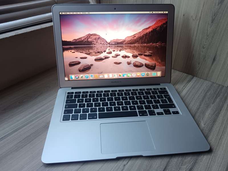Macbook Air (13inch, 2013 ) + Free Laptop Bag