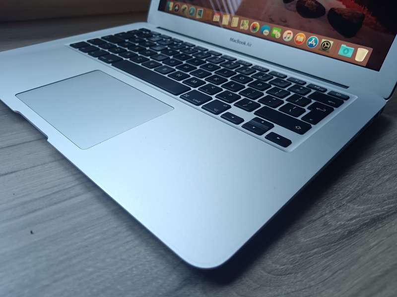 Macbook Air (13inch, 2013 ) + Free Laptop Bag