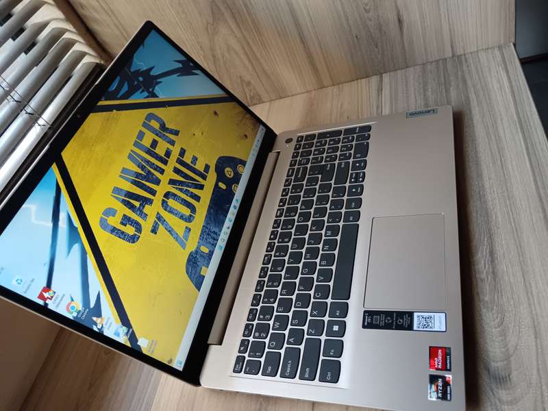Lenovo Ideapad 3 AMD Ryzen 7 5700u + Free Laptop Bag