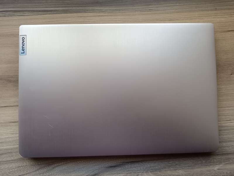 Lenovo Ideapad 3 AMD Ryzen 7 5700u + Free Laptop Bag