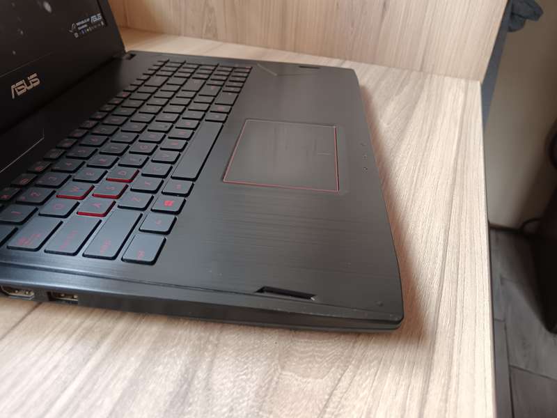 ASUS FX502VM Intel Core i7-7700HQ + Free Laptop Bag