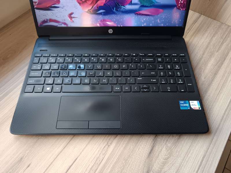 Hp laptop 15-dw3xxx Intel Core i7 11th Gen + Free Laptop Bag