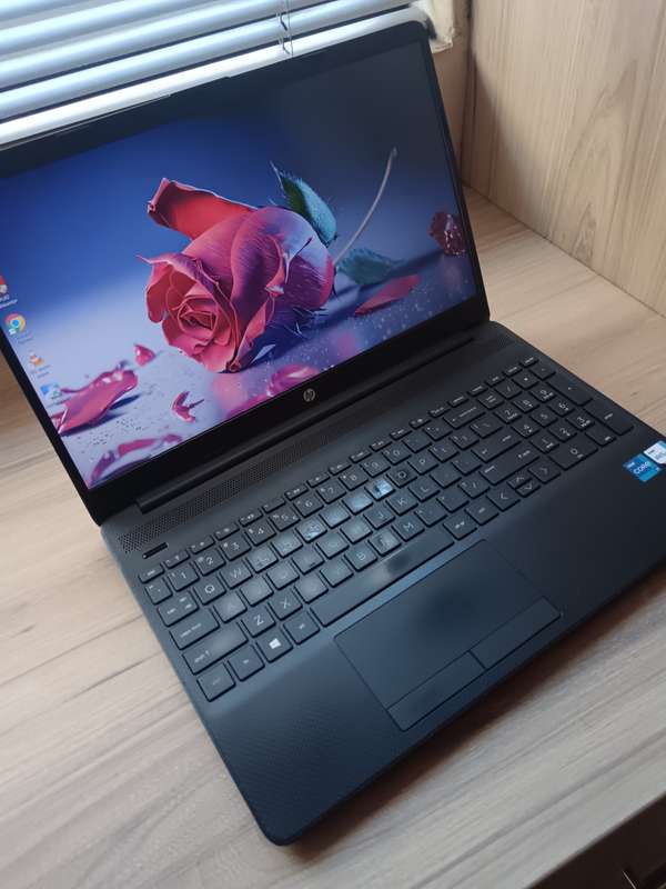 Hp laptop 15-dw3xxx Intel Core i7 11th Gen + Free Laptop Bag