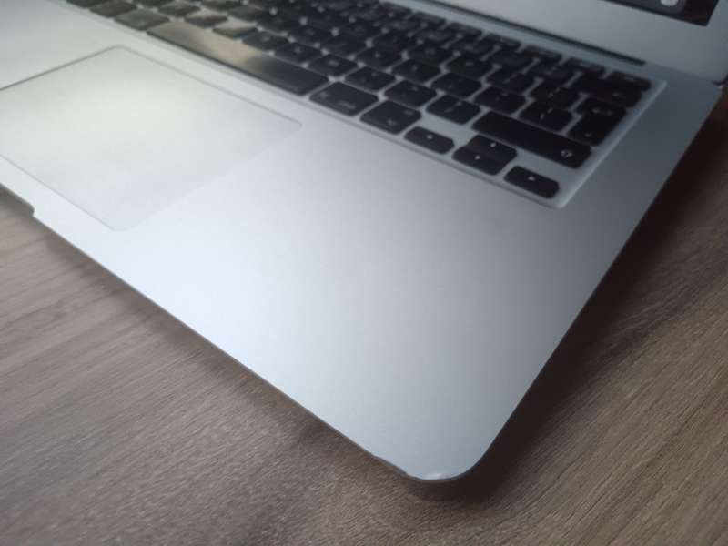 MacBook Air 13-inch Early 2015 + Free Laptop Bag