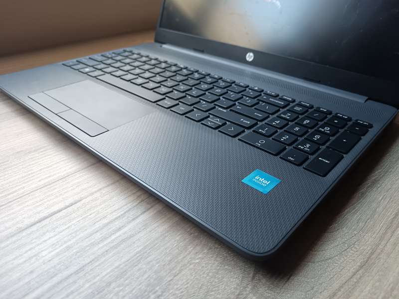 HP 250 G9 15.6` Celeron N4500 8GB RAM 256GB SSD Win 11