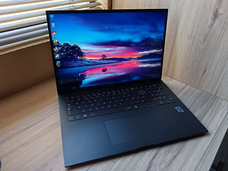 LG Gram 16 Evo 11th Gen Intel® Core i7 + Free Laptop BackPack