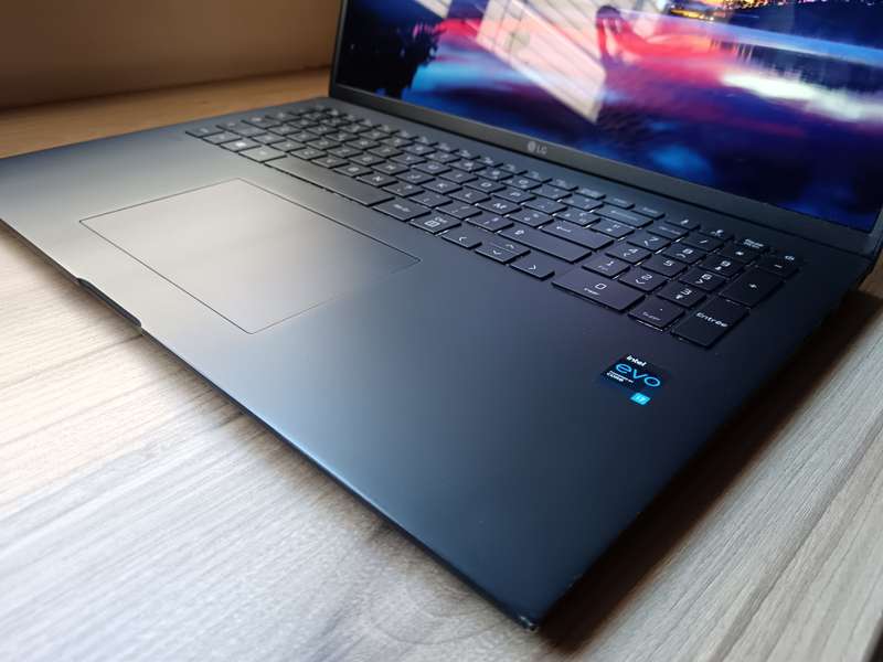 LG Gram 16 Evo 11th Gen Intel® Core i7 + Free Laptop BackPack