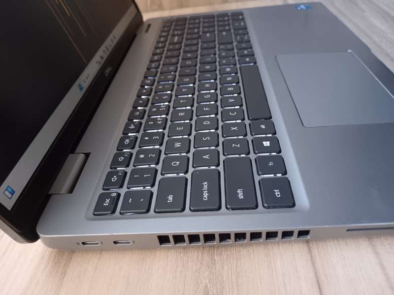 Dell Latitude 5520 Intel Core I5 11th Gen + Free Laptop Bag