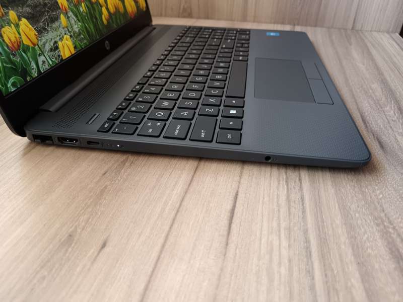HP 250 G9 15.6` Celeron N4500 8GB RAM 256GB SSD Win 11