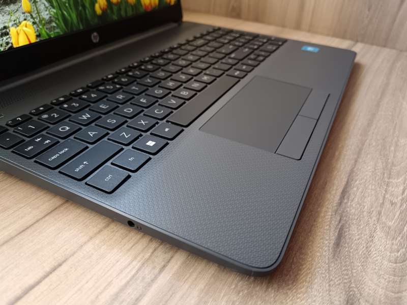 HP 250 G9 15.6` Celeron N4500 8GB RAM 256GB SSD Win 11