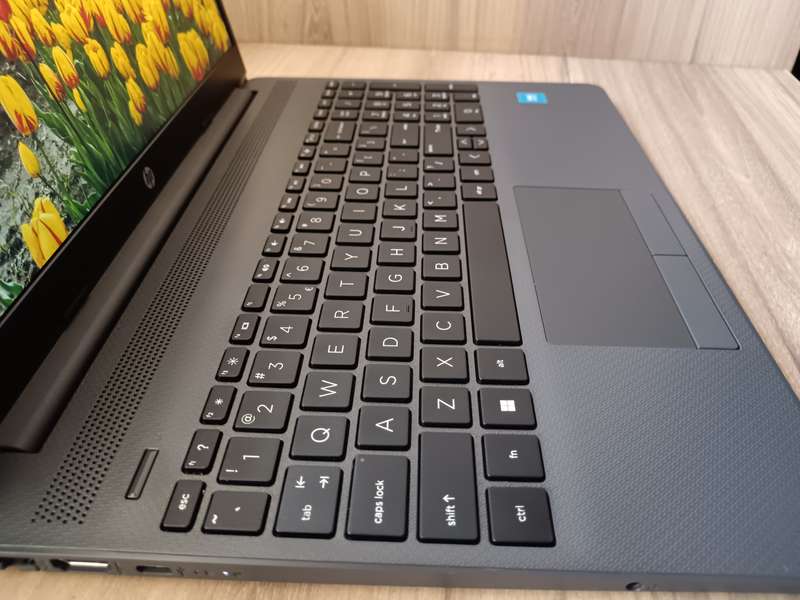 HP 250 G9 15.6` Celeron N4500 8GB RAM 256GB SSD Win 11