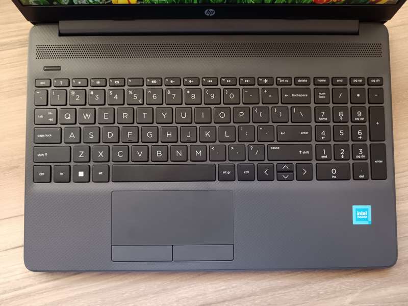 HP 250 G9 15.6` Celeron N4500 8GB RAM 256GB SSD Win 11