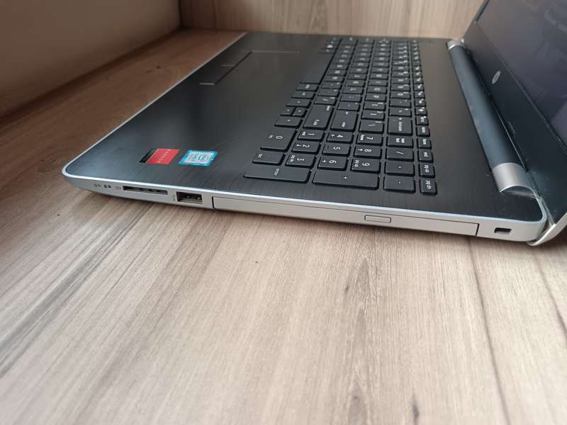 HP Laptop 15-bs1xx Intel Core i7 + Free Laptop Bag & Wireless Mouse
