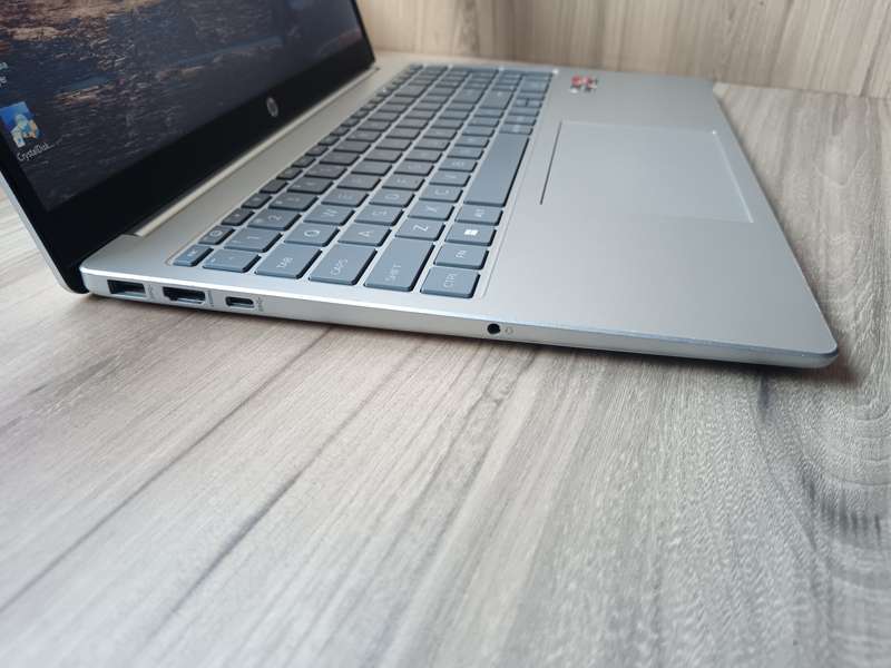 HP 15-fc0008ni AMD Ryzen 3 7320U + Free Laptop Bag