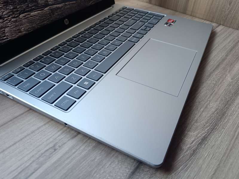 HP 15-fc0008ni AMD Ryzen 3 7320U + Free Laptop Bag