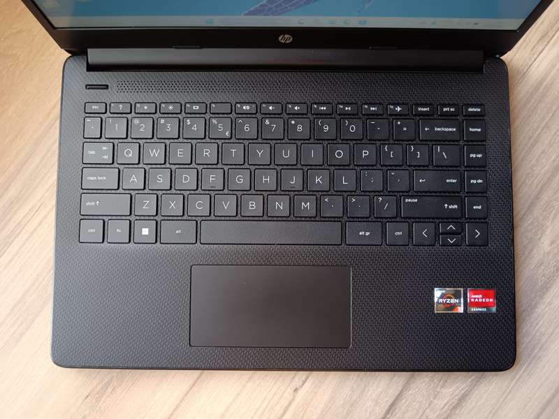 Hp Laptop 14s-FQ0xxx Ryzen 3 3250u + Free Laptop Bag