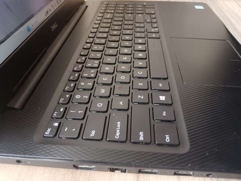 Dell Inspiron 15 3580 Intel Core i7 + Free Laptop Bag