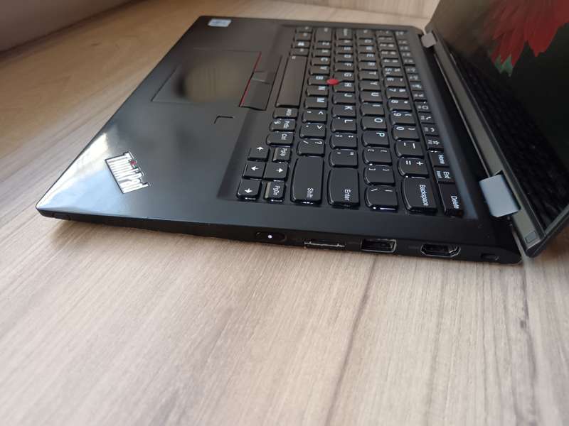 Lenovo ThinkPad X13 Yoga 2-in-1 i5 10th Gen + Free Laptop Bag