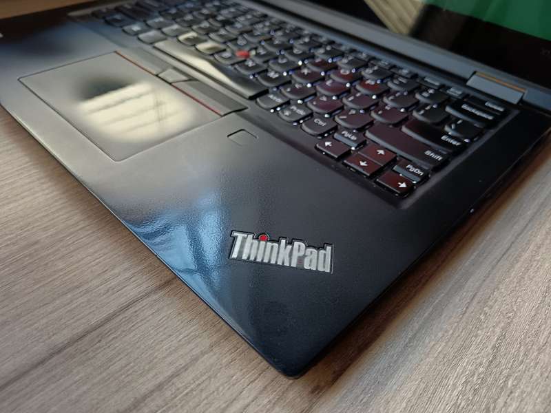 Lenovo ThinkPad X13 Yoga 2-in-1 i5 10th Gen + Free Laptop Bag