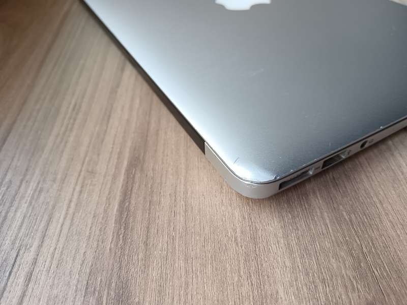 MacBook Air (11-inch, 2015) + Free Laptop Bag