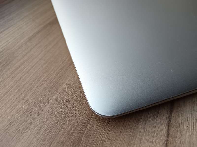 MacBook Air (11-inch, 2015) + Free Laptop Bag