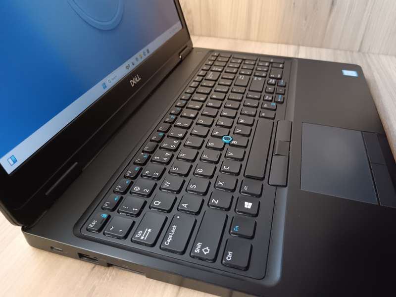 Dell Latitude 5591 Intel Core i7-8850H + Free Laptop Bag
