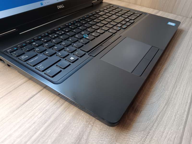 Dell Latitude 5591 Intel Core i7-8850H + Free Laptop Bag