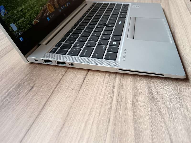 Hp EliteBook 840 G7 Intel Core i5 10th Gen Laptop + Free Bag