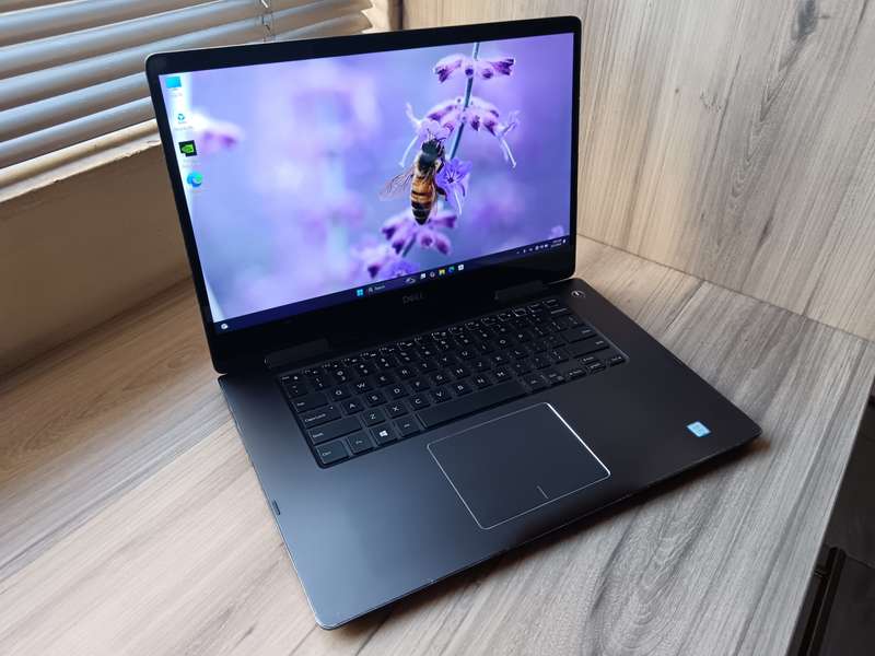 Dell Inspiron 15 7573 2-in-1 Intel Core I7 8th Gen + Free Laptop Bag