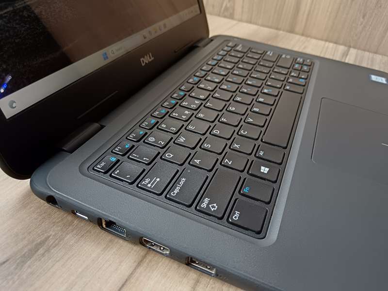 Touchscreen Dell Latitude 3310 Intel Core I3 + Free Laptop Bag