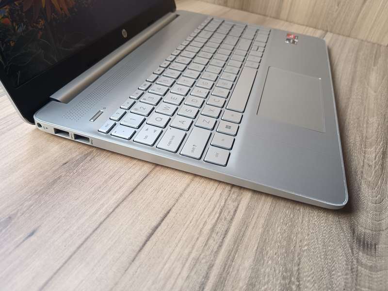 Hp Laptop 15s-eq2xxx AMD Ryzen 5 5500u + Free Laptop Bag