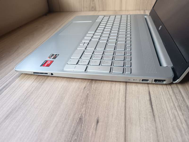 Hp Laptop 15s-eq2xxx AMD Ryzen 5 5500u + Free Laptop Bag