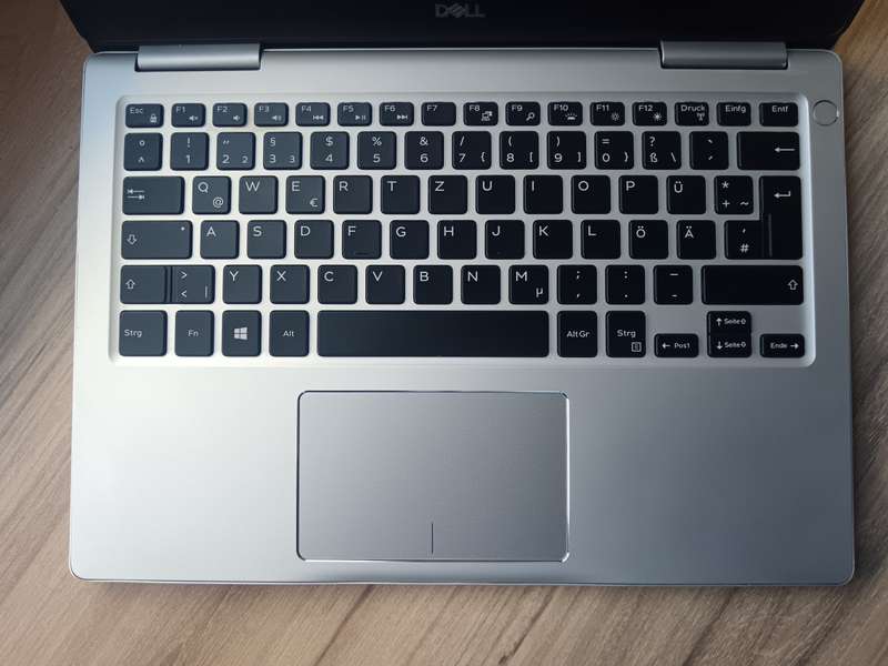 Dell Inspiron 7370 Intel Core I7 + Free Laptop Bag