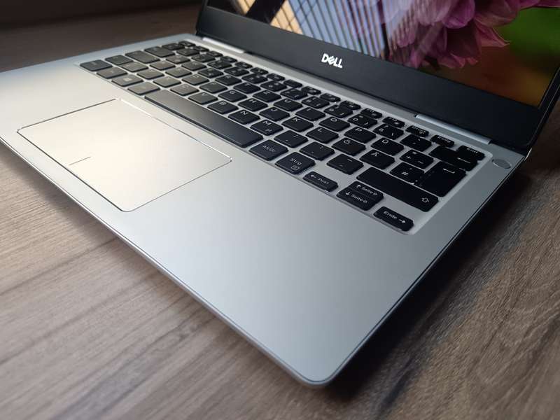 Dell Inspiron 7370 Intel Core I7 + Free Laptop Bag