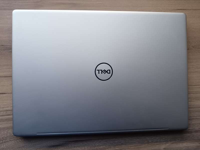 Dell Inspiron 7370 Intel Core I7 + Free Laptop Bag