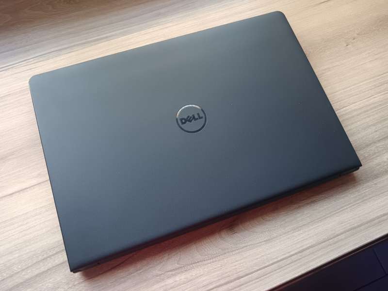Dell Inspiron 3567 Intel Core i5 + Free Laptop Bag