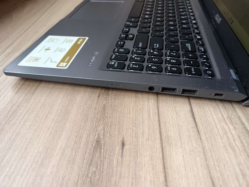 Asus Vivobook X515EA Intel Core I5 11th Gen + Free Laptop Bag