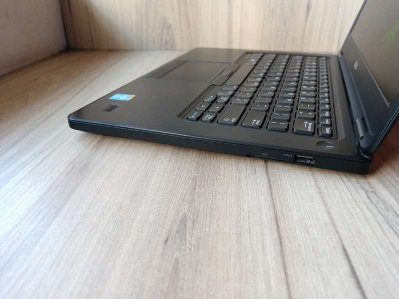 Dell latitude E5450 Intel Core i5 + Free Laptop Bag
