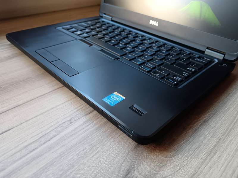 Dell latitude E5450 Intel Core i5 + Free Laptop Bag