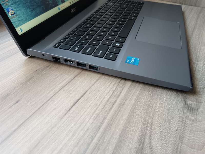 Acer Extensa 215 Intel Core I5 + Free Laptop Bag