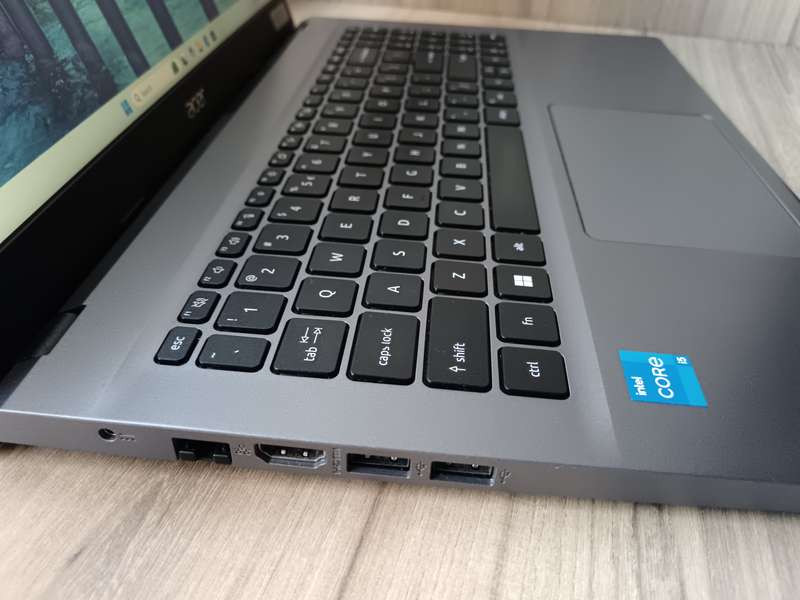 Acer Extensa 215 Intel Core I5 + Free Laptop Bag