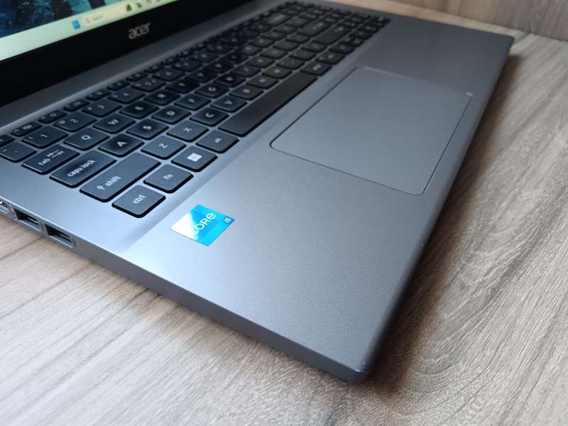 Acer Extensa 215 Intel Core I5 + Free Laptop Bag