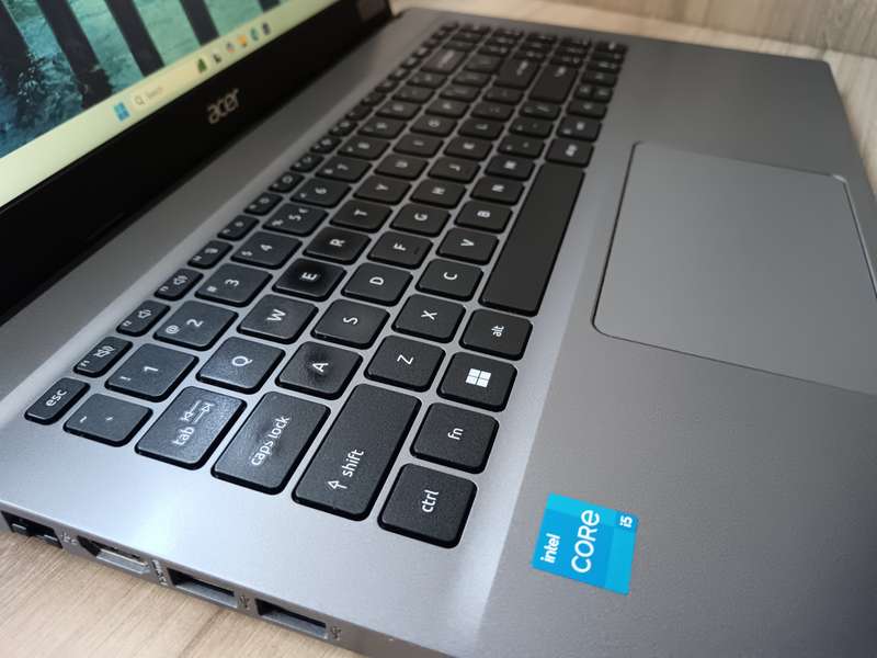 Acer Extensa 215 Intel Core I5 + Free Laptop Bag