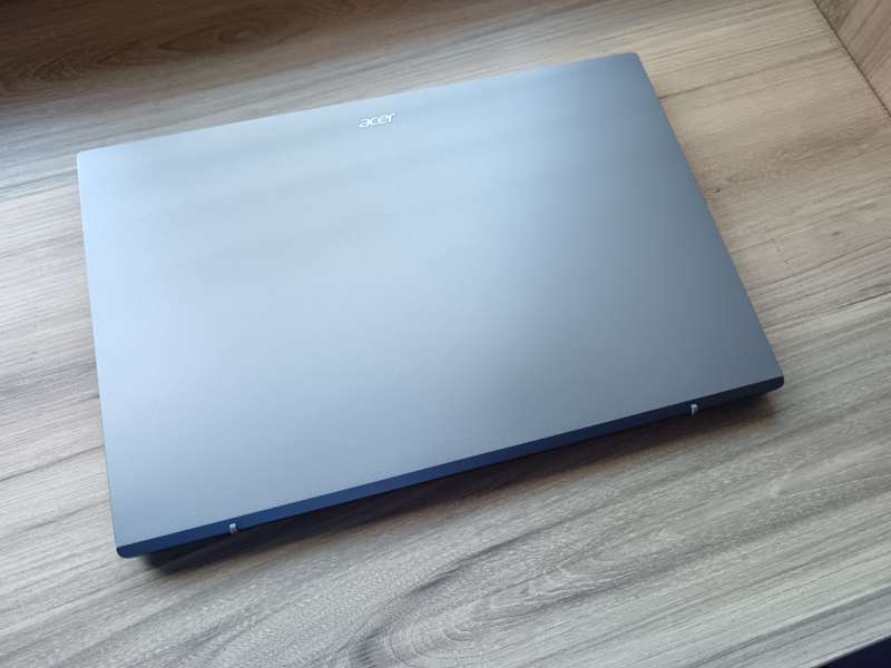 Acer Extensa 215 Intel Core I5 + Free Laptop Bag