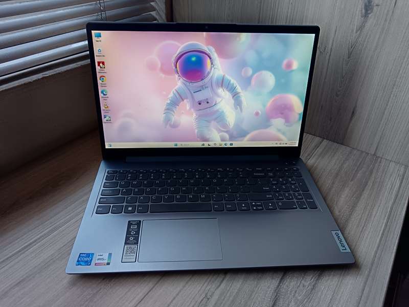 Lenovo IdeaPad 3 Intel Core i7 11th Gen + Free Laptop Bag