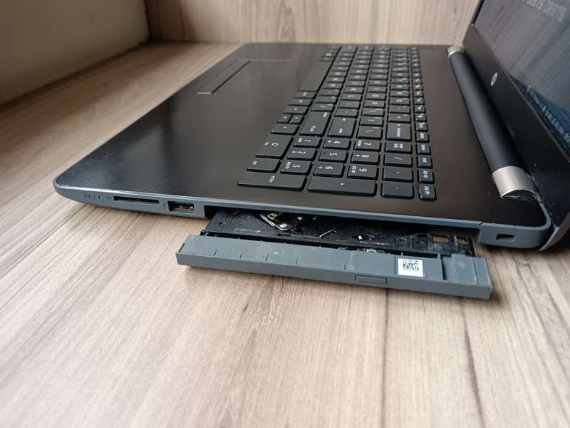 Hp Laptop 15-bs1xx Intel Core I5 + Free Laptop Bag