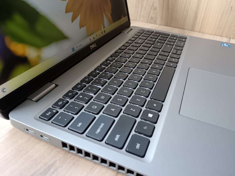 Dell Latitude 5520 Intel Core I5 11th Gen + Free Laptop Bag