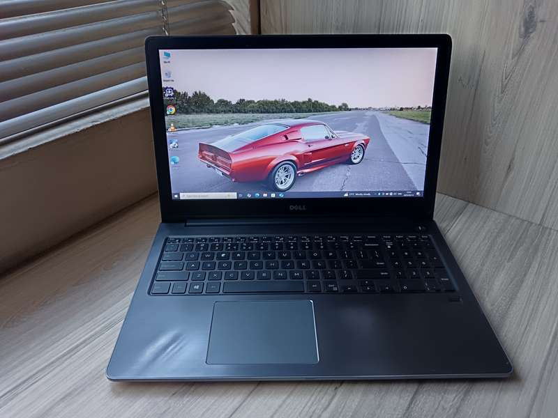 Dell Vostro 5568 Intel Core i5 + Free Laptop Bag