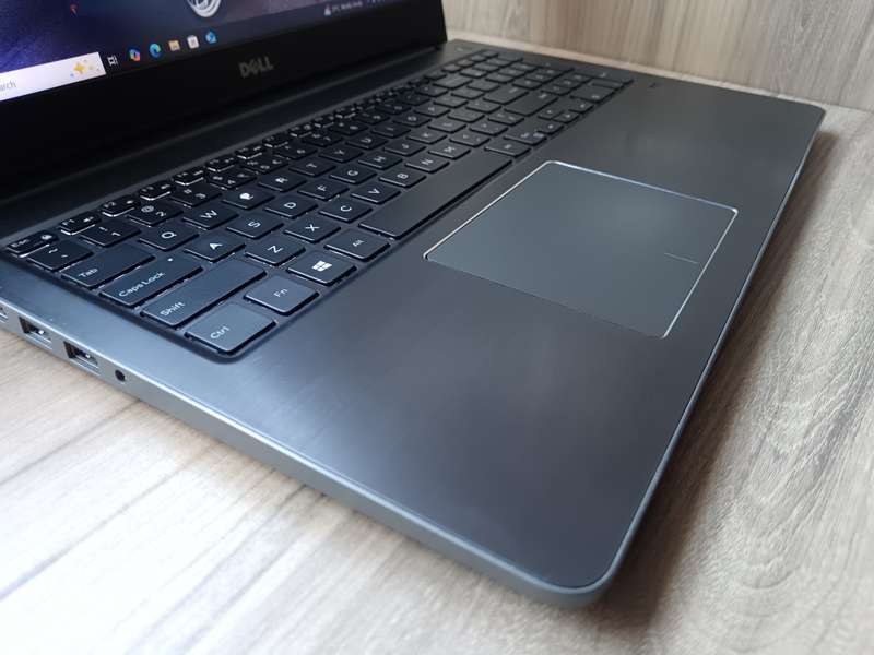 Dell Vostro 5568 Intel Core i5 + Free Laptop Bag